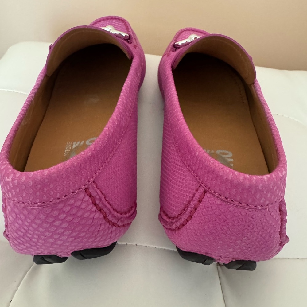 Salvatore Ferragamo Fuchsia Loafers with Silver Accents. Made in Italy. Leather. - Picture 6 of 8